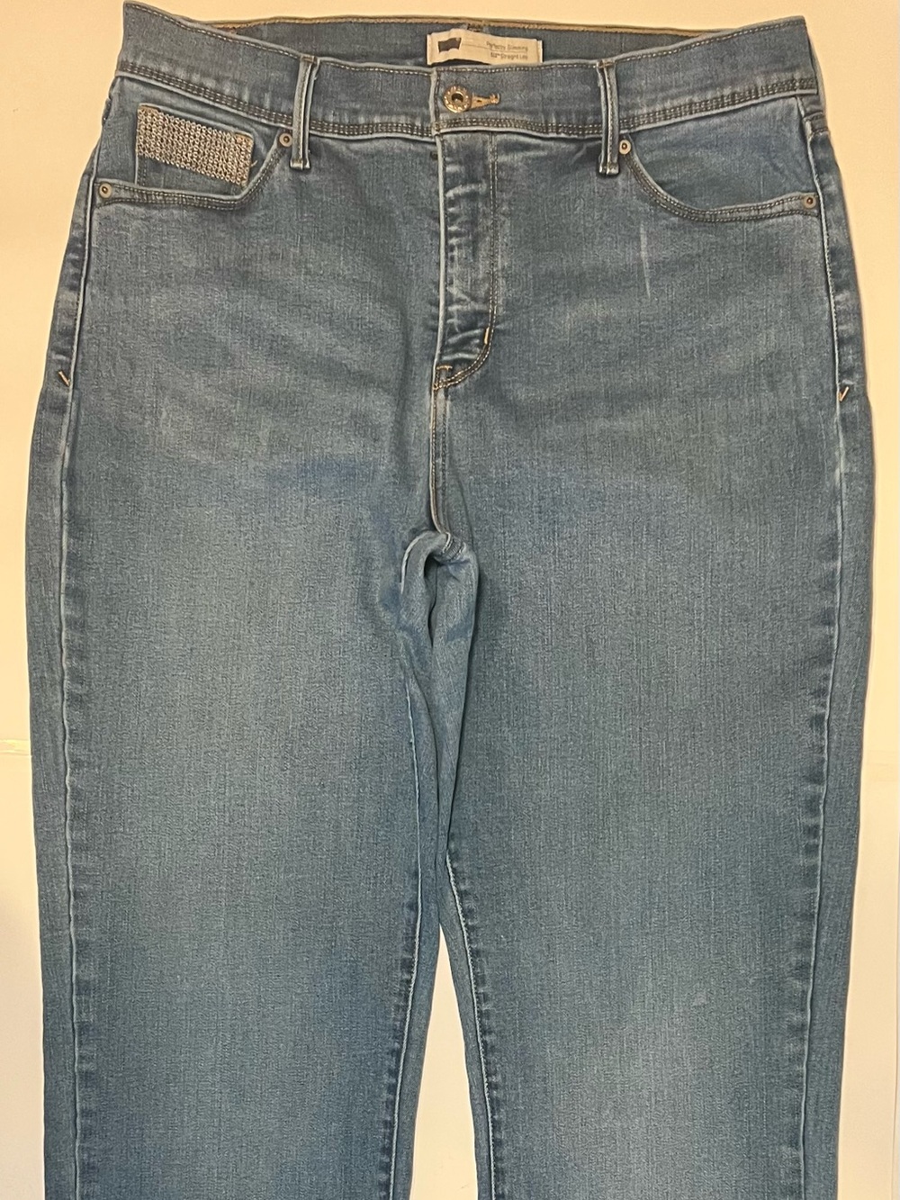 Women’s Straight Leg High-Rise Jeans in Light Blue